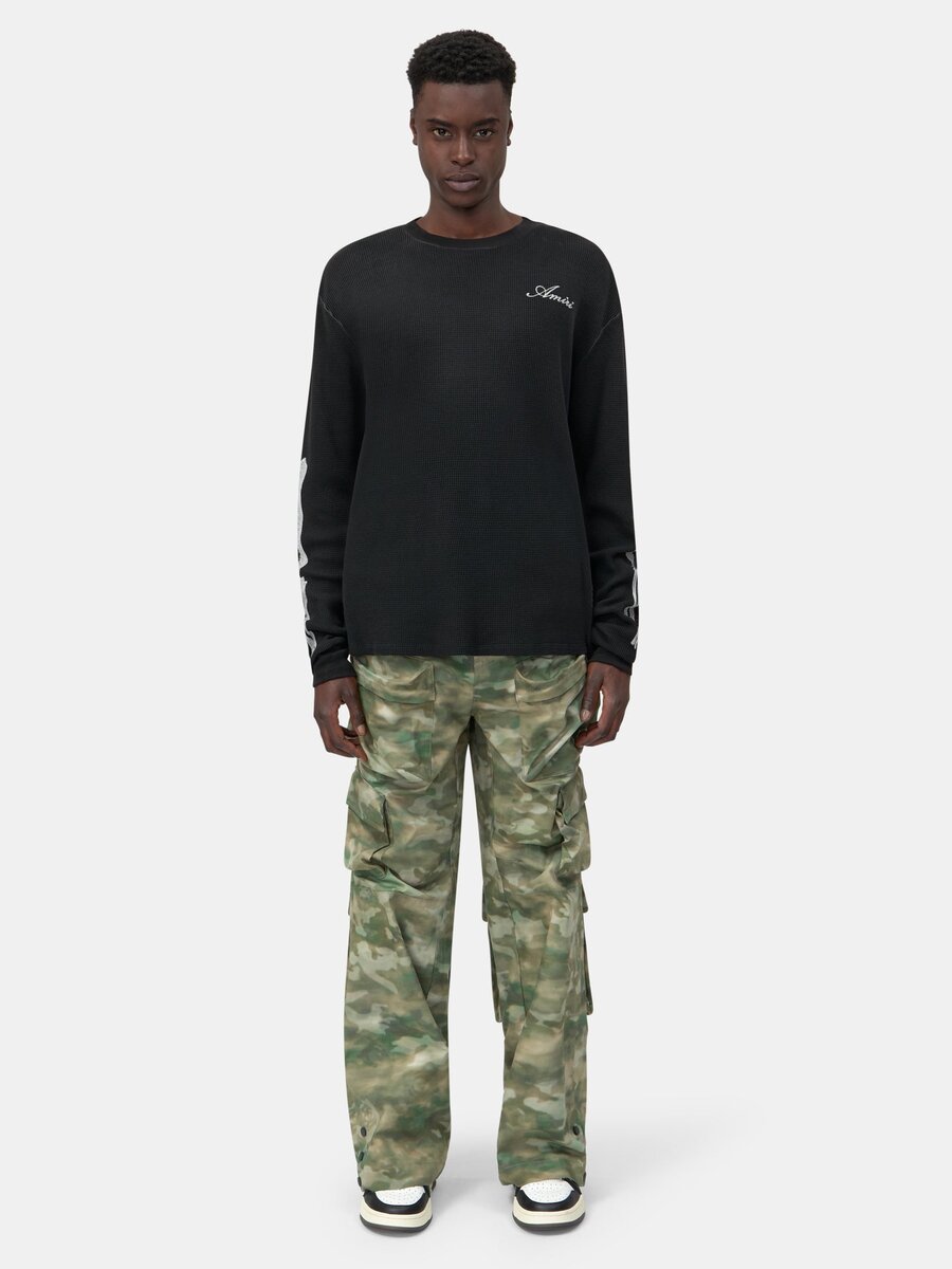 PANTALON CARGO CAMOUFLAGE À POCHES MULTIPLES