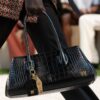 SAC À BANDOULIÈRE « EMBOSSED CROC HONEY 40 » POUR FEMME
