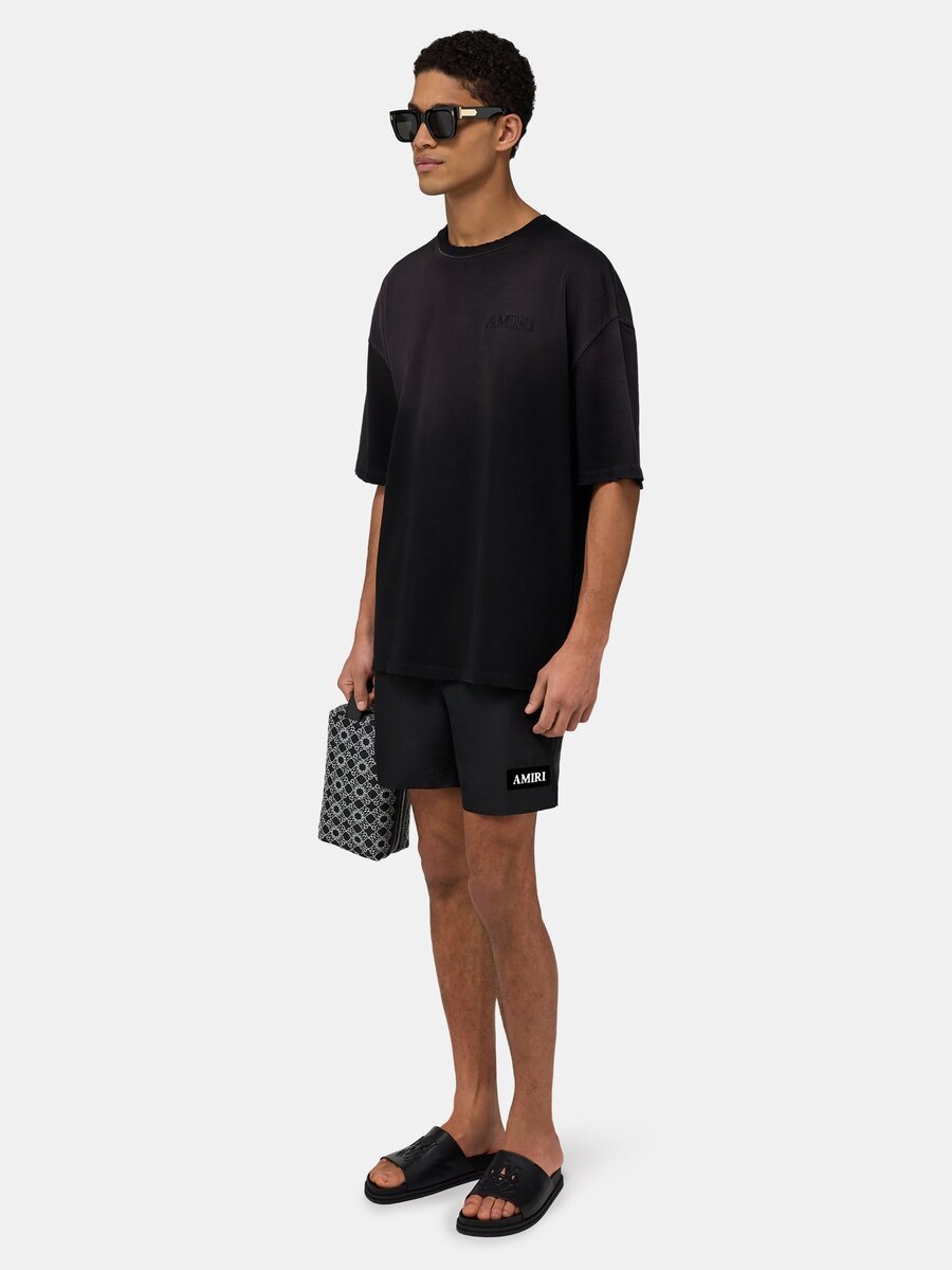 SHORT DE BAIN AMIRI AVEC PATCH